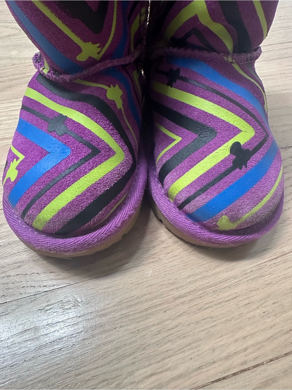 UGG Toddler Boots Sz 7 - Picture 6 of 7